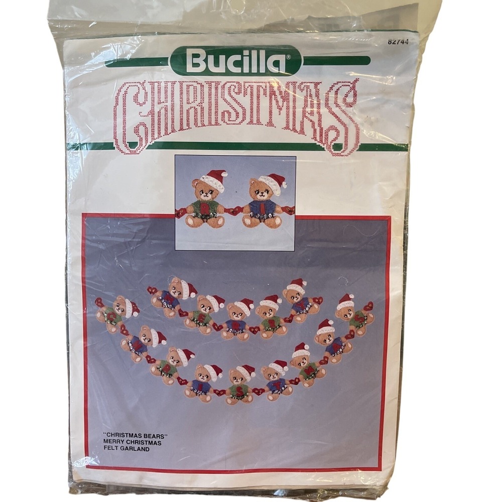 Bucilla .Christmas Bears. Merry Christmas Felt Garland. 82744.COMPLETE Kit NIP